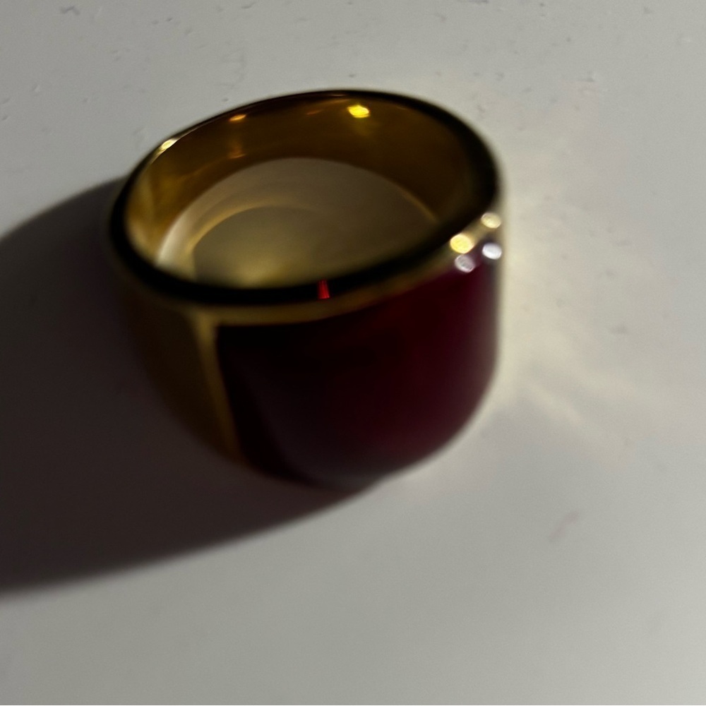 Elegant Gold and Red Ring